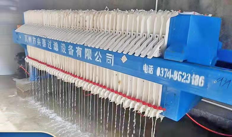 生活污水處理流程中將壓濾機(jī)放在什么位置？